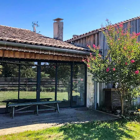 Superbe Maison Avec Piscine Mombrier