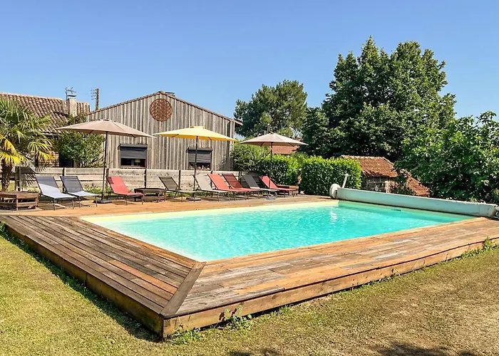 Superbe Maison Avec Piscine Mombrier